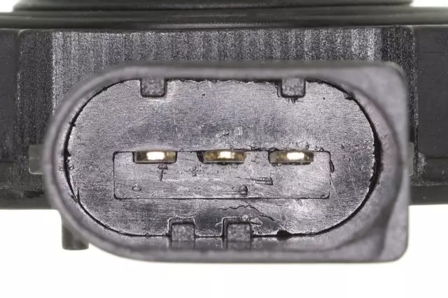 V20725199 - Interior: Engine Oil Level Sensor for VEMO Image