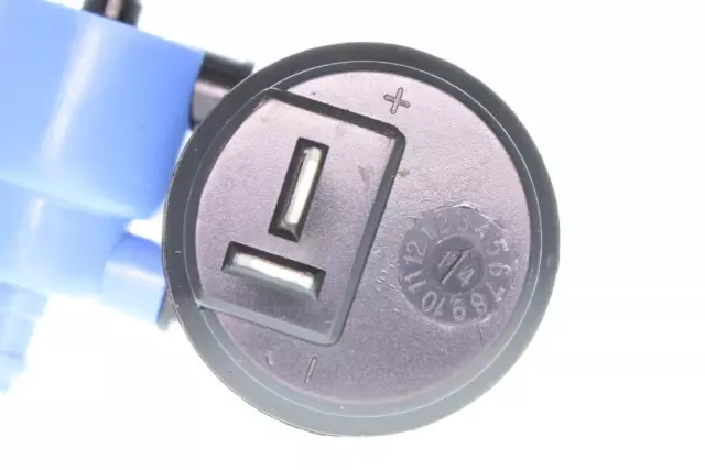 V10080205 - Exterior: Windshield Washer Pump for VEMO Image