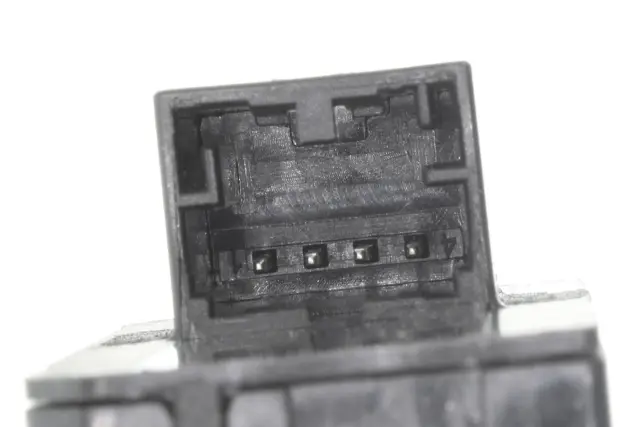 V10730430 - Exterior: Tailgate Release Switch for VEMO Image