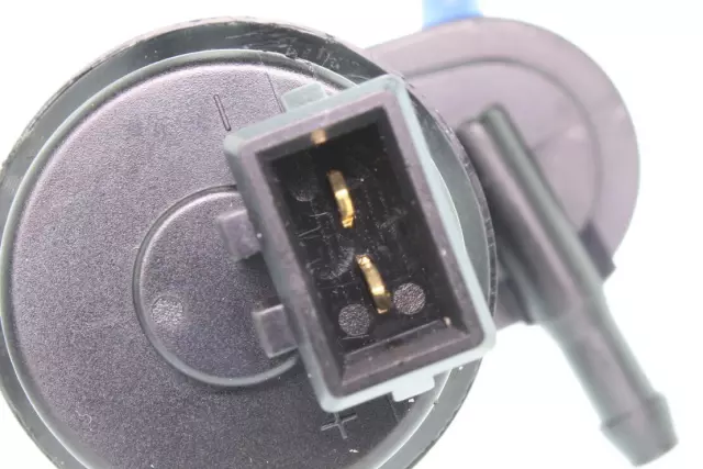 V10080202 - Exterior: Windshield Washer Pump for VEMO Image