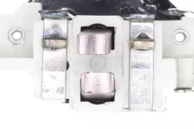 V10770016 - Charging &amp; Starting Systems: Voltage Regulator for VEMO Image