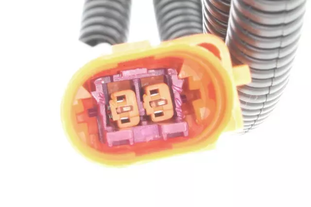 V10721397 - Cooling Systems: Exhaust Gas Temperature (EGT) Sensor for VEMO Image