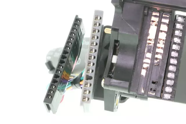 V51800002 - Air Conditioning &amp; Heat: Combination Switch for VEMO Image