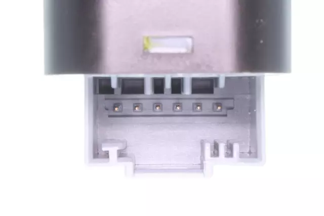 V10730274 - Interior: Door Mirror Switch for VEMO Image
