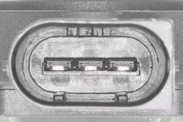 V20725258 - Interior: Engine Oil Level Sensor for VEMO Image