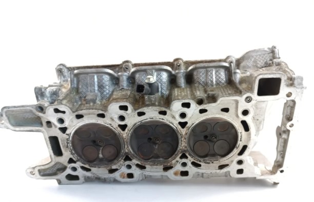 LR094041 - Engine: Cylinder Head for Land-Rover Image