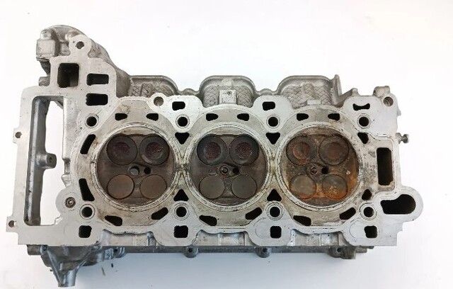 LR094040 - Engine: Cylinder Head for Land-Rover Image