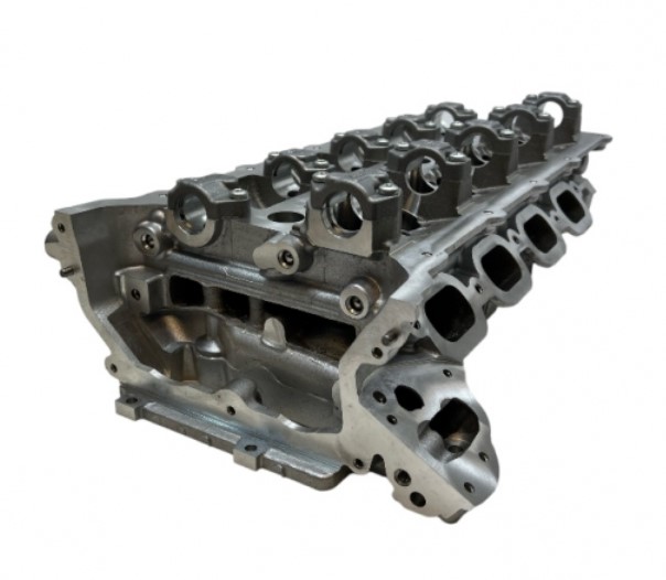 LR101117 - Engine: Cylinder Head for Land-Rover Image