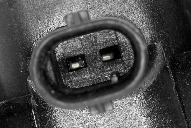 V104622 - Filters: Housing, oil filter for Vaico Image