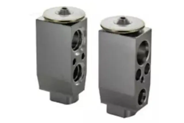 V15770030 - Air Conditioning &amp; Heat: A/C Expansion Valve for VEMO Image