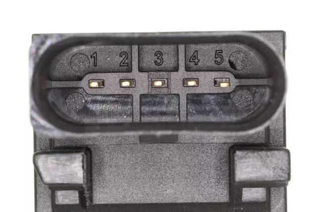 V10730490 - Interior: Clutch Starter Safety Switch for VEMO Image
