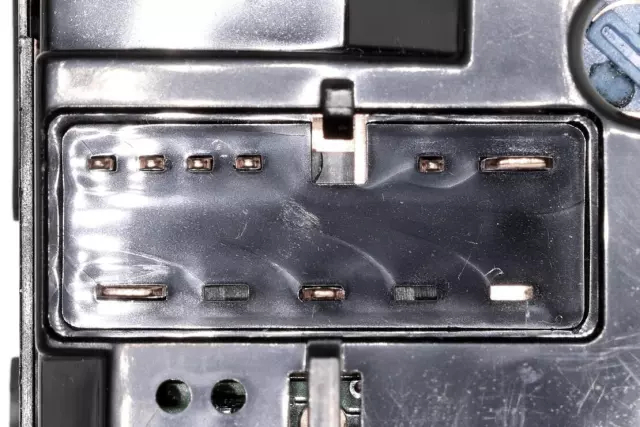 V51730020 - Interior: Door Window Switch for VEMO Image