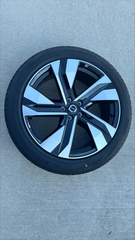 8640990TO XC40 New Port Take Off Wheels/Tires 20" - Volvo (8640990TO)