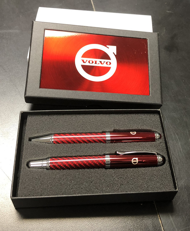 CMG4049 - Unclassified: Volvo 2-pc Gift Set Red for Volvo Image