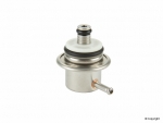 9404583 - Air &amp; Fuel Delivery: Fuel Injection Pressure Regulator for Volvo: S40, V40 Image