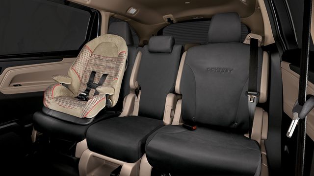 8P32THR110A - Interior: Seat Cover (Lx) - Second Row for Honda: Odyssey Image