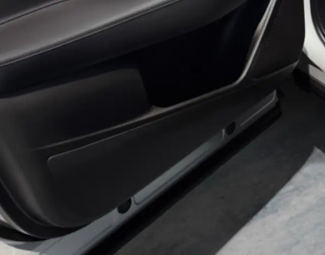 T99E87BA0A - Exterior: Murano Lower Door Scuff Protector for Nissan Image