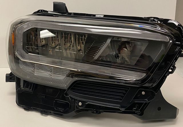 2020-2023 Toyota Tacoma 2020-2023 Toyota Tacoma - Headlight