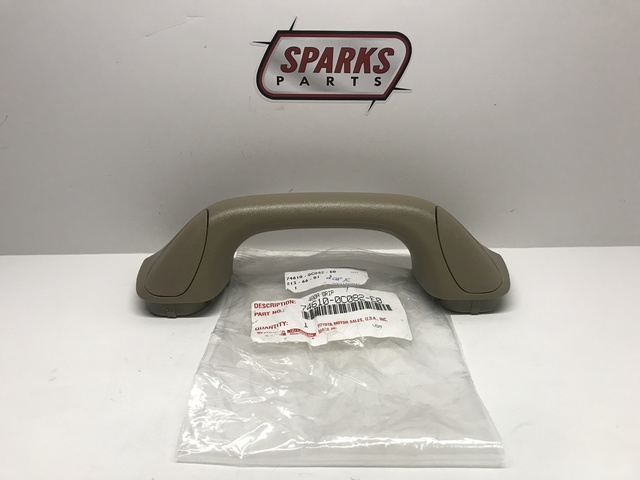 746100C082E0 - Body: Assist Strap for Toyota: Sequoia, Tundra Image