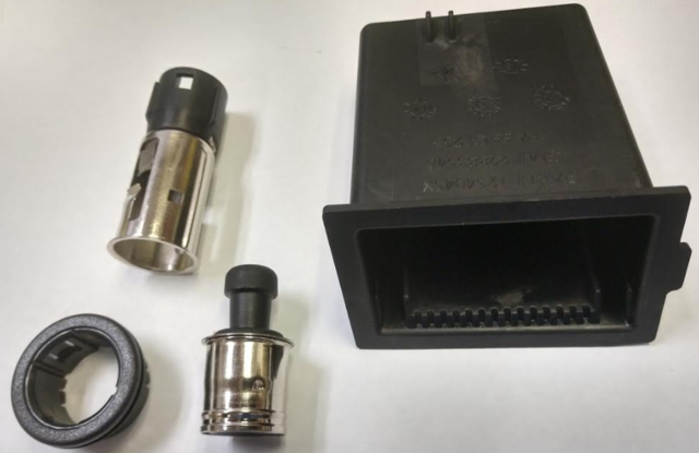 22791792 - Interior: Smoker's Package for Cadillac: ATS, CTS Image