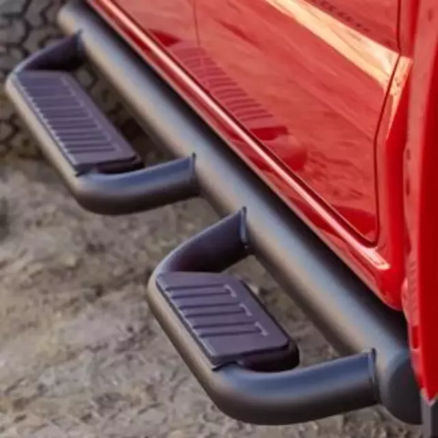 84192279 - Exterior: (Replaces 23253043) Running Board Step for Chevrolet: Silverado 1500, Silverado 2500 HD, Silverado 3500 HD | GMC: Sierra 2500 HD, Sierra 3500 HD Image