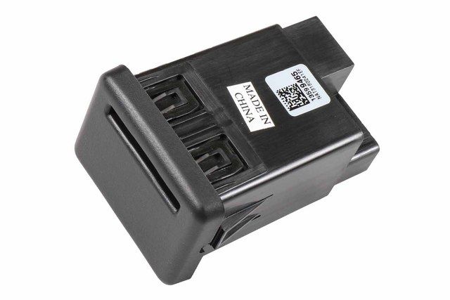 13550979 - : (Replaces 13599465) Jet Black Card Reader Receptacle for GM Image