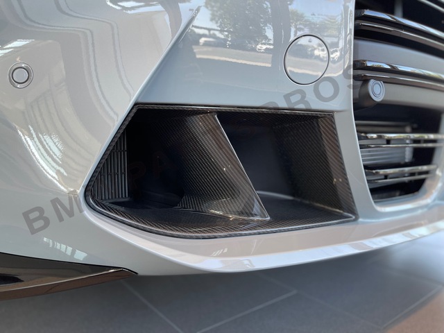 51118074774 - : BMW OEM FRONT AIR INLET IN CARBON FIBER  - RIGHT for BMW: M3, M4 Image