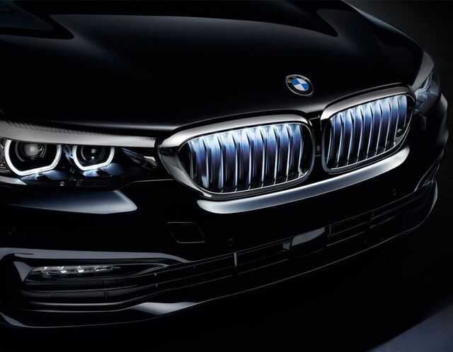 63172466430 - : BMW OEM ICONIC GLOW KIDNEY GRILLES IN CHROME for BMW Image