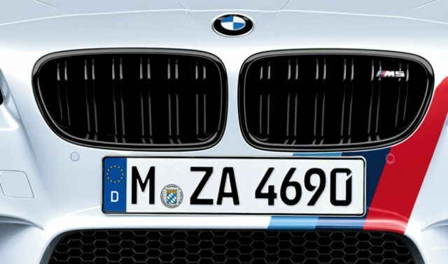 51712352808 - : BMW M PERFORMANCE BLACK KIDNEY GRILLE - RIGHT for BMW: M5 Image