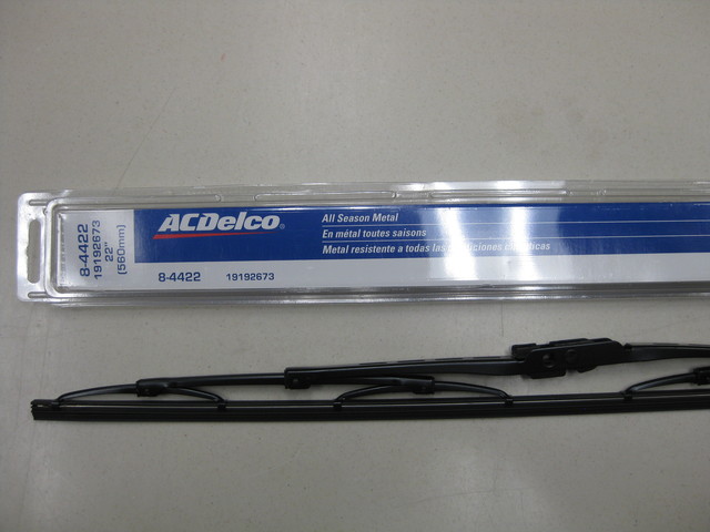 19192673 - : Conventional Wiper Blade, 22 In for GM Image