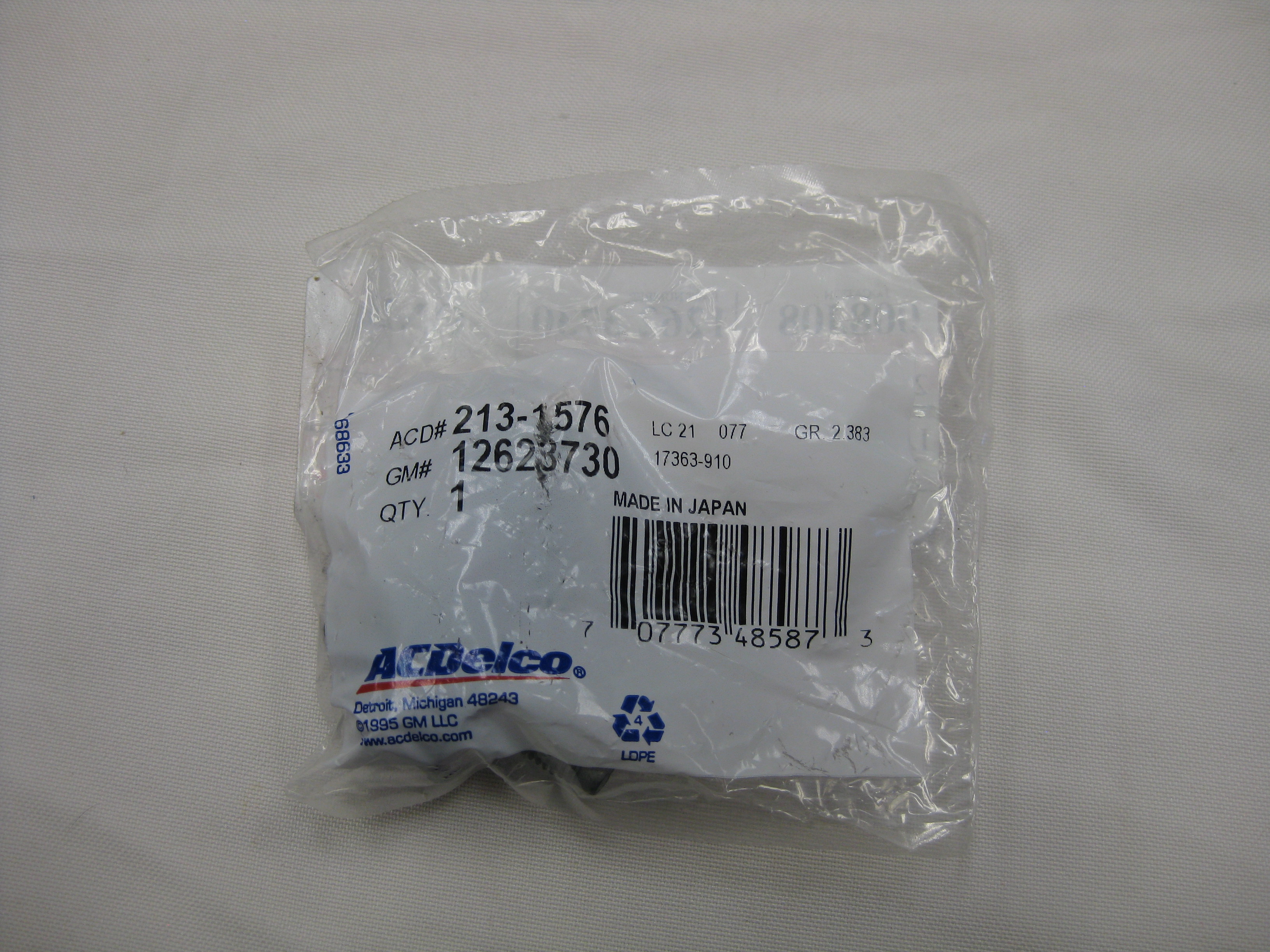 12623730 - Electrical: Knock Sensor for Buick: LaCrosse, Lucerne, Rainier, Rendezvous, Terraza | Cadillac: CTS, DTS, Escalade, Escalade ESV, Escalade EXT, SRX, STS, XLR | Chevrolet: Avalanche, Camaro, Caprice, Colorado, Corvette, Equinox, Express 1500, Express 2500, Express 3500, Express 4500, Impala, LCF 3500, Malibu, Monte Carlo, Silverado 1500, Silverado 2500 HD, Silverado 3500 HD, SS, SSR, Suburban 1500, Suburban 2500, Suburban 3500 HD, Tahoe, Trailblazer, Trailblazer EXT, Uplander | GMC: Canyon, Envoy, Envoy XL, Envoy XUV, Savana 1500, Savana 2500, Savana 3500, Savana 4500, Sierra 1500, Sierra 2500 HD, Sierra 3500 HD, Yukon, Yukon XL 1500, Yukon XL 2500 | Hummer: H2, H3, H3T | Pontiac: G6, G8, Grand Prix, GTO, Montana, Torrent | Saturn: Aura, Relay, Vue Image