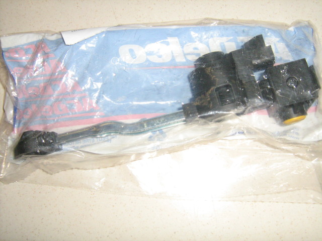 15775841 - Steering: Solenoid for Cadillac: Escalade, Escalade ESV, Escalade EXT | Chevrolet: Avalanche, Colorado, Silverado 1500, Silverado 1500 LD, Silverado 2500 HD, Silverado 3500 HD, Suburban, Suburban 1500, Suburban 2500, Suburban 3500 HD, Tahoe | GMC: Canyon, Sierra 1500, Sierra 1500 Limited, Sierra 2500 HD, Sierra 3500 HD, Yukon, Yukon XL, Yukon XL 1500, Yukon XL 2500 Image