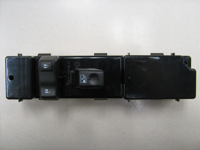 19115820 - Body: Switch for Cadillac: Escalade, Escalade ESV, Escalade EXT | Chevrolet: Avalanche 1500, Avalanche 2500, Silverado 1500, Silverado 1500 Classic, Silverado 1500 HD, Silverado 1500 HD Classic, Silverado 2500, Silverado 2500 HD, Silverado 2500 HD Classic, Silverado 3500, Silverado 3500 Classic, Silverado 3500 HD, Suburban 1500, Suburban 2500, Tahoe | GMC: Sierra 1500, Sierra 1500 Classic, Sierra 1500 HD, Sierra 1500 HD Classic, Sierra 2500, Sierra 2500 HD, Sierra 2500 HD Classic, Sierra 3500, Sierra 3500 Classic, Sierra 3500 HD, Yukon, Yukon XL 1500, Yukon XL 2500 | Hummer: H2 Image