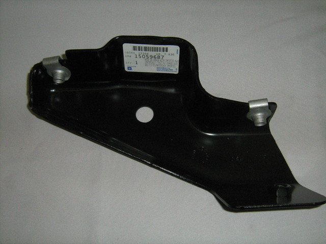 15059687 - Body: Side Bracket for Chevrolet: Avalanche 1500, Avalanche 2500, Silverado 1500, Silverado 1500 Classic, Silverado 1500 HD, Silverado 1500 HD Classic, Silverado 2500, Silverado 2500 HD, Silverado 2500 HD Classic, Silverado 3500, Silverado 3500 Classic, Silverado 3500 HD Image