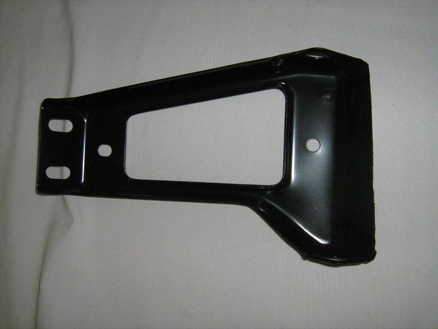 15154967 - Body: Bumper Brace for Chevrolet: Silverado 1500, Silverado 1500 Classic, Silverado 1500 HD, Silverado 1500 HD Classic, Silverado 2500, Silverado 2500 HD, Silverado 2500 HD Classic, Silverado 3500, Silverado 3500 Classic, Silverado 3500 HD | GMC: Sierra 1500, Sierra 1500 Classic, Sierra 1500 HD, Sierra 1500 HD Classic, Sierra 2500, Sierra 2500 HD, Sierra 2500 HD Classic, Sierra 3500, Sierra 3500 Classic, Sierra 3500 HD Image