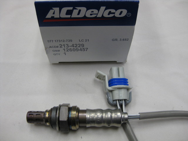 12609457 - Emission System: Rear Oxygen Sensor for Cadillac: Escalade, Escalade ESV, Escalade EXT | Chevrolet: Avalanche, Camaro, Silverado 1500, Silverado 2500 HD, Silverado 3500 HD, Suburban 1500, Suburban 2500, Tahoe | GMC: Sierra 1500, Sierra 2500 HD, Sierra 3500 HD, Yukon, Yukon XL 1500, Yukon XL 2500 Image