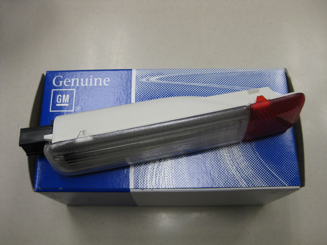 15021517 - Body: Courtesy Lamp for Cadillac: Escalade, Escalade ESV, Escalade EXT | Chevrolet: Avalanche 1500, Avalanche 2500, C1500, C2500, C3500, K1500 Pickup, K2500 Pickup, K3500 Pickup, Silverado 1500, Silverado 1500 Classic, Silverado 1500 HD, Silverado 1500 HD Classic, Silverado 2500, Silverado 2500 HD, Silverado 2500 HD Classic, Silverado 3500, Silverado 3500 Classic, Silverado 3500 HD, Suburban 1500, Suburban 2500, Tahoe | GMC: C1500 Pickup, C2500 Pickup, C3500 Pickup, K1500 Pickup, K2500 Pickup, K3500 Pickup, Sierra 1500, Sierra 1500 Classic, Sierra 1500 HD, Sierra 1500 HD Classic, Sierra 2500, Sierra 2500 HD, Sierra 2500 HD Classic, Sierra 3500, Sierra 3500 Classic, Sierra 3500 HD, Suburban C1500, Suburban C2500, Suburban K1500, Suburban K2500, Yukon, Yukon XL 1500, Yukon XL 2500 | Hummer: H2 Image