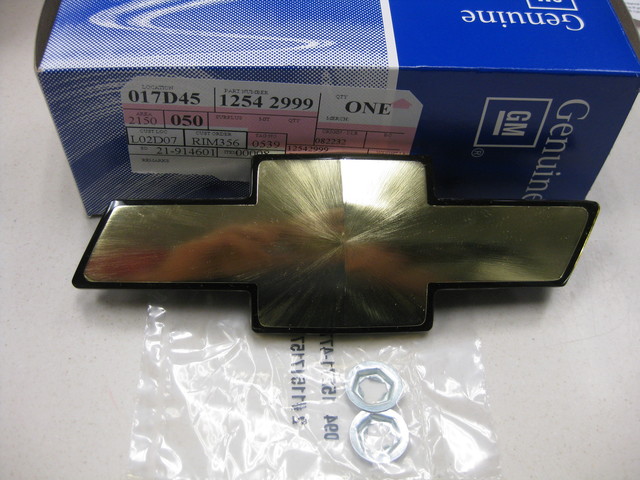 12542999 - Body: Emblem for GM Image