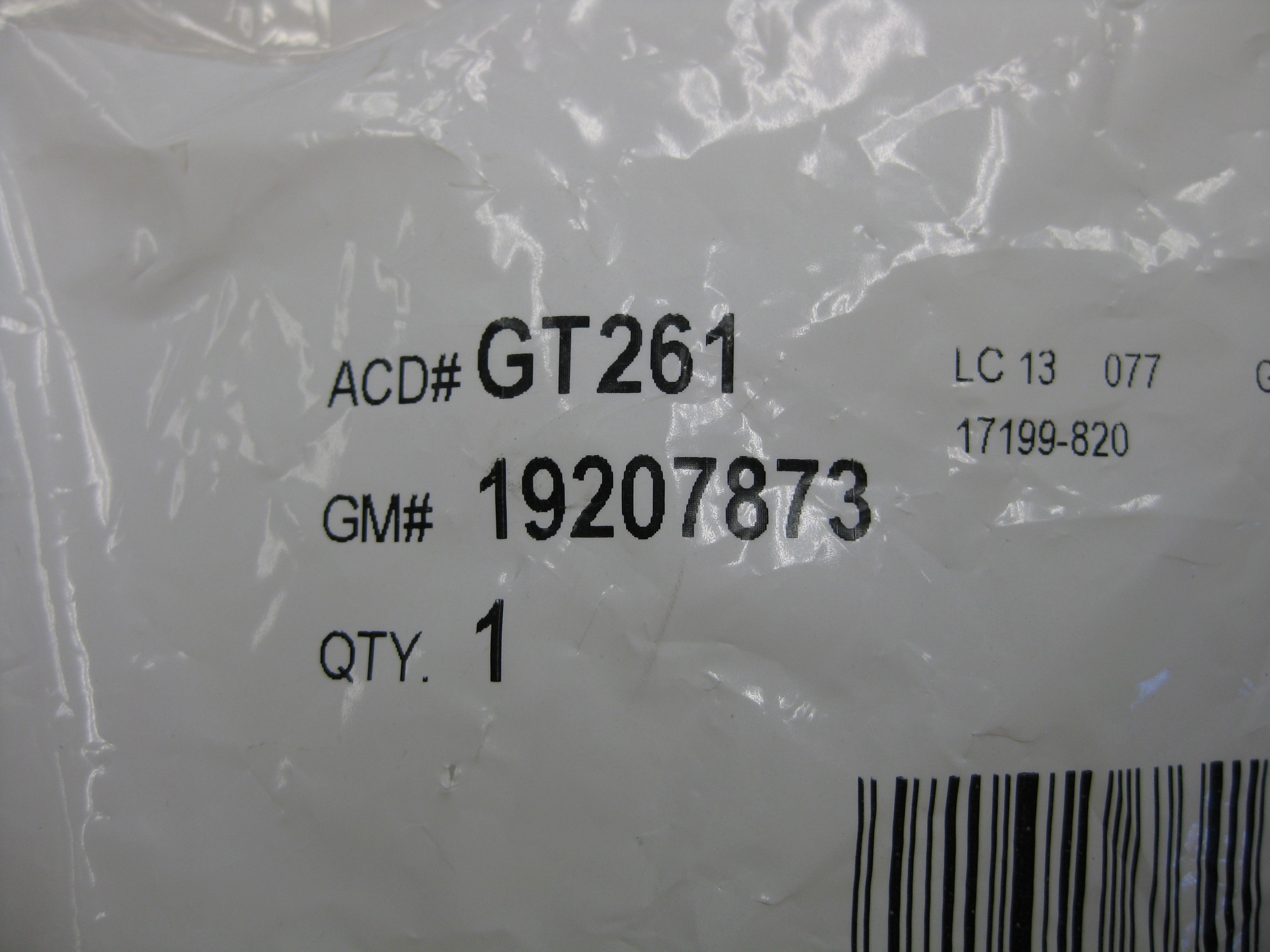 19207873 - Fuel System: Cap for Buick: Century, LeSabre, Park Avenue, Rendezvous, Riviera, Skylark | Cadillac: CTS, DeVille, Eldorado, Seville | Chevrolet: Astro, Blazer, C1500, Camaro, Cavalier, Corvette, Express 1500, Express 2500, Express 3500, K1500 Pickup, Malibu, P30, S10, Trailblazer, Trailblazer EXT | GMC: C1500 Pickup, Envoy, Envoy XL, Jimmy, K1500 Pickup, P3500, S15, Safari, Savana 1500, Savana 2500, Savana 3500, Sonoma | Oldsmobile: 88, Achieva, Alero, Aurora, Bravada, Cutlass, LSS, Regency | Pontiac: Bonneville, Firebird, Grand Am, Sunfire | Saturn: Vue Image