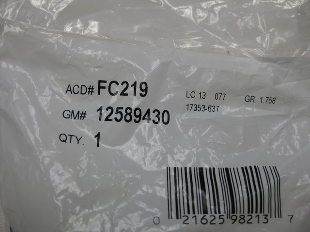 12589430 - Engine: Filler Cap for Buick: Century, Lucerne, Regal, Rendezvous, Riviera, Skylark, Terraza | Cadillac: Escalade, Escalade ESV, Escalade EXT | Chevrolet: Avalanche 1500, Avalanche 2500, Beretta, Cavalier, Classic, Cobalt, Corsica, Equinox, Express 3500, HHR, Impala, Lumina, Lumina APV, Malibu, Monte Carlo, Silverado 1500, Silverado 1500 HD, Silverado 2500, Silverado 2500 HD, Silverado 3500, Suburban 1500, Suburban 2500, Tahoe, Uplander, Venture | GMC: Sierra 1500, Sierra 1500 HD, Sierra 2500, Sierra 2500 HD, Sierra 3500, Yukon, Yukon XL 1500, Yukon XL 2500 | Oldsmobile: Achieva, Alero, Cutlass, Cutlass Ciera, Cutlass Cruiser, Cutlass Supreme, Silhouette | Pontiac: Aztek, G5, G6, Grand Am, Grand Prix, Montana, Solstice, Sunfire, Torrent, Trans Sport | Saturn: Aura, Ion, L300, LS, LS1, LW1, Relay, SC1, SC2, Sky, SL, SL1, SL2, SW1, SW2, Vue Image