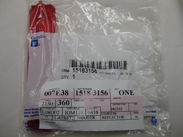 15183156 - Body: Door Interior Reflector for GM Image