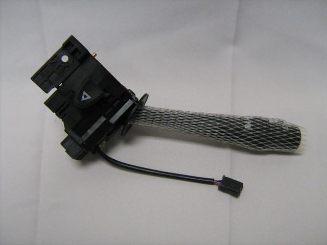 12450067 - Steering: Combo Switch for Buick: Rainier | Cadillac: Escalade, Escalade ESV, Escalade EXT | Chevrolet: Avalanche 1500, Avalanche 2500, Silverado 1500, Silverado 1500 Classic, Silverado 1500 HD, Silverado 1500 HD Classic, Silverado 2500, Silverado 2500 HD, Silverado 2500 HD Classic, Silverado 3500, Silverado 3500 Classic, Silverado 3500 HD, SSR, Suburban 1500, Suburban 2500, Tahoe, Trailblazer, Trailblazer EXT | GMC: Envoy, Envoy XL, Envoy XUV, Sierra 1500, Sierra 1500 Classic, Sierra 1500 HD, Sierra 1500 HD Classic, Sierra 2500, Sierra 2500 HD, Sierra 2500 HD Classic, Sierra 3500, Sierra 3500 Classic, Sierra 3500 HD, Yukon, Yukon XL 1500, Yukon XL 2500 | Hummer: H2 | Oldsmobile: Bravada Image