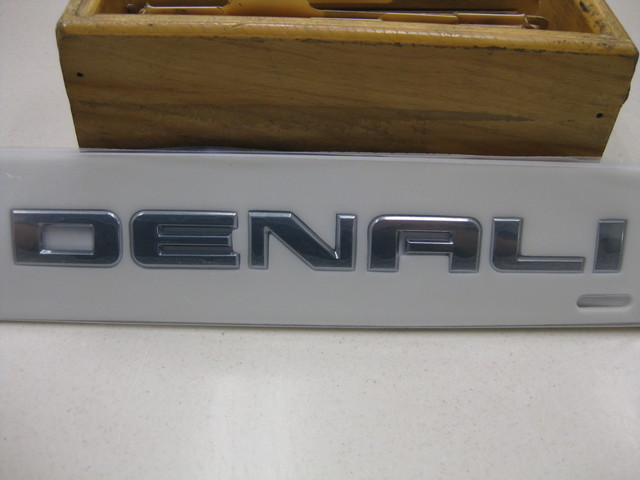 20930232 - Body: Nameplate for GM Image