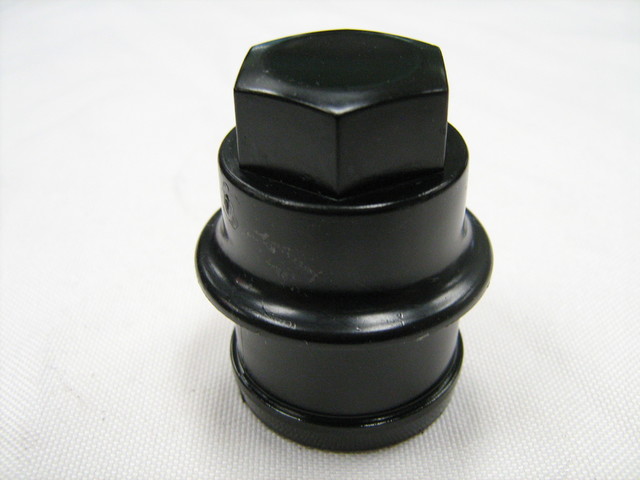 9597158 - Suspension: Cap for Chevrolet: Astro, Avalanche 1500, Avalanche 2500, Express 1500, Express 2500, Express 3500, Silverado 1500, Silverado 1500 Classic, Silverado 1500 HD, Silverado 1500 HD Classic, Silverado 2500, Silverado 2500 HD, Silverado 2500 HD Classic, Silverado 3500, Silverado 3500 Classic, Silverado 3500 HD, Suburban 1500, Suburban 2500 | GMC: Safari, Savana 1500, Savana 2500, Savana 3500, Sierra 1500, Sierra 1500 Classic, Sierra 1500 HD, Sierra 1500 HD Classic, Sierra 2500, Sierra 2500 HD, Sierra 2500 HD Classic, Sierra 3500, Sierra 3500 Classic, Sierra 3500 HD, Yukon XL 1500, Yukon XL 2500 Image