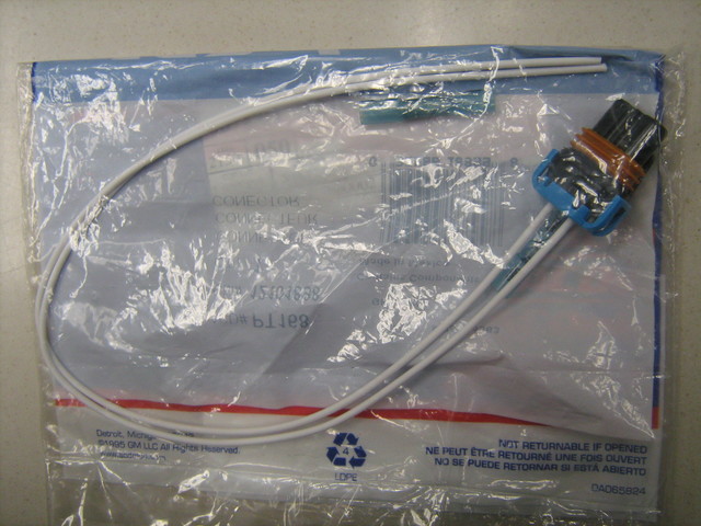 12101898 - Electrical: Connector for Buick: LeSabre, Riviera | Cadillac: DeVille, Seville | Chevrolet: Avalanche 1500, Avalanche 2500, Blazer, C1500, C2500, C3500, Camaro, Express 1500, Express 2500, Express 3500, K1500 Pickup, K2500 Pickup, K3500 Pickup, P30, S10, Silverado 1500, Silverado 1500 Classic, Silverado 1500 HD, Silverado 1500 HD Classic, Silverado 2500, Silverado 2500 HD, Silverado 2500 HD Classic, Silverado 3500, Silverado 3500 Classic, Silverado 3500 HD, Suburban C1500, Suburban C2500, Suburban K1500, Suburban K2500 | GMC: C1500 Pickup, C2500 Pickup, C3500 Pickup, Jimmy, K1500 Pickup, K2500 Pickup, K3500 Pickup, Savana 1500, Savana 2500, Savana 3500, Sonoma, Suburban C1500, Suburban C2500, Suburban K1500, Suburban K2500 | Oldsmobile: Aurora, Bravada, Cutlass | Pontiac: Grand Am, Trans Sport Image