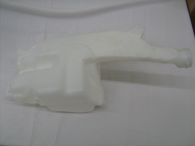 22880826 - Body: Washer Reservoir for GM Image