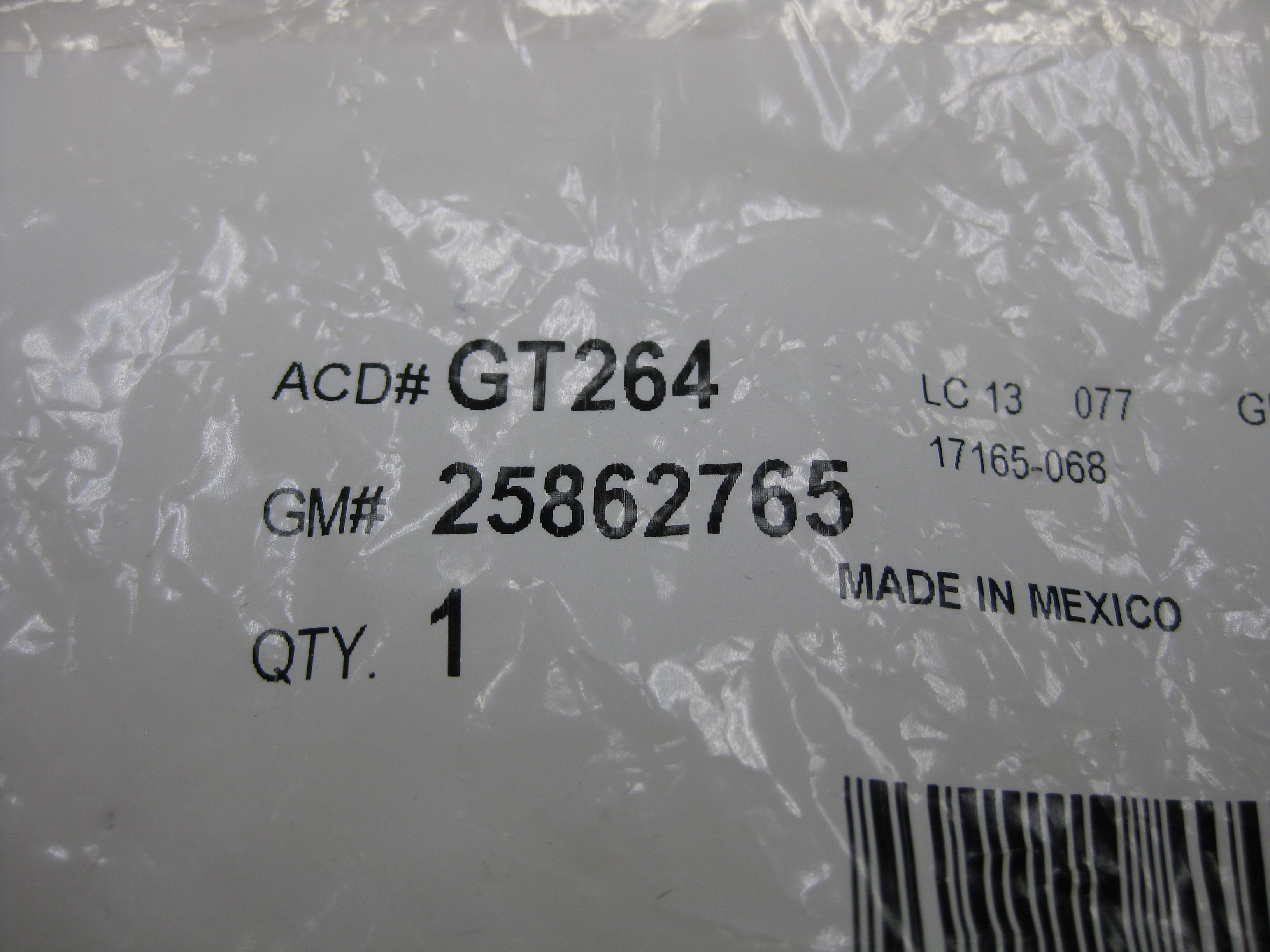 25862765 - Fuel System: Fuel Tank Cap for Buick: Century, Enclave, Rendezvous, Terraza | Cadillac: CTS, Escalade, Escalade ESV, Escalade EXT, SRX, STS | Chevrolet: Avalanche 1500, Avalanche 2500, Express 1500, Express 2500, Express 3500, Silverado 1500, Silverado 1500 Classic, Silverado 1500 HD, Silverado 2500, Silverado 2500 HD, Silverado 3500, Suburban 1500, Suburban 2500, Tahoe, Traverse, Uplander | GMC: Acadia, Savana 1500, Savana 2500, Savana 3500, Sierra 1500, Sierra 1500 Classic, Sierra 1500 HD, Sierra 2500, Sierra 2500 HD, Sierra 3500, Yukon, Yukon XL 1500, Yukon XL 2500 | Pontiac: Montana Image