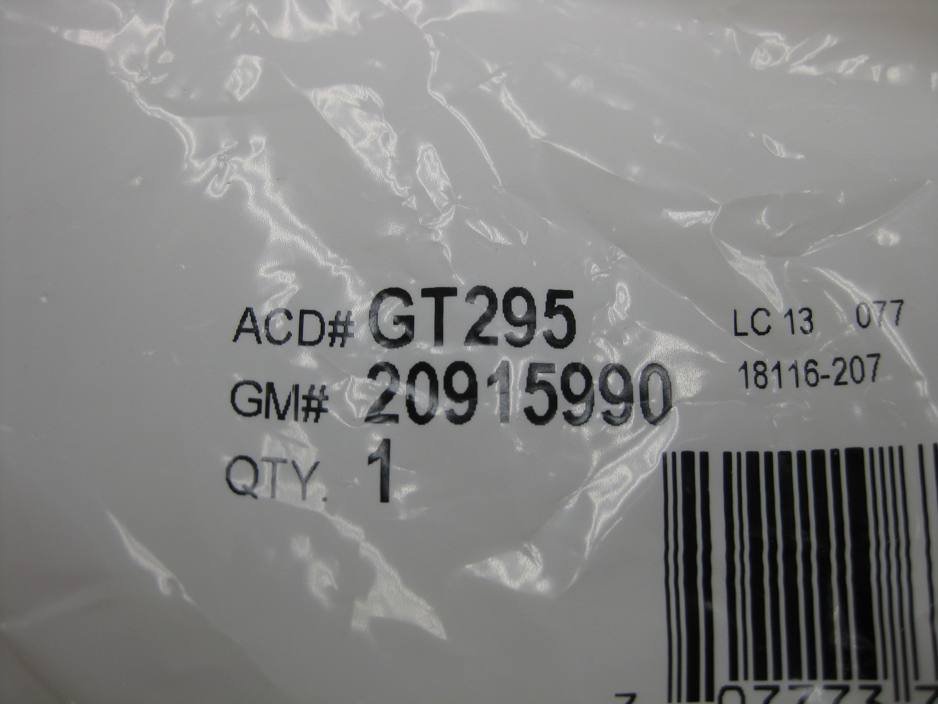 20915990 - Fuel System: Fuel Cap for Cadillac: Escalade, Escalade ESV, Escalade EXT | Chevrolet: Avalanche, Silverado 1500, Silverado 1500 Classic, Silverado 2500 HD, Silverado 3500 HD, Suburban 1500, Tahoe | GMC: Sierra 1500, Sierra 1500 Classic, Sierra 2500 HD, Sierra 3500 HD, Yukon, Yukon XL 1500 Image