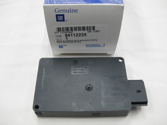 84112235 - : Collision Warning Sensor for Cadillac: ATS, CTS, Escalade, Escalade ESV, XTS | Chevrolet: Suburban, Suburban 3500 HD, Tahoe | GMC: Yukon, Yukon XL Image