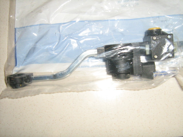 26094827 - Steering: Shift Actuator for Cadillac: Escalade, Escalade ESV, Escalade EXT | Chevrolet: Avalanche 1500, Avalanche 2500, Blazer, Colorado, Express 1500, Express 2500, Express 3500, Express 4500, S10, Silverado 1500, Silverado 1500 Classic, Silverado 1500 HD, Silverado 1500 HD Classic, Silverado 2500, Silverado 2500 HD, Silverado 2500 HD Classic, Silverado 3500, Silverado 3500 Classic, Silverado 3500 HD, Suburban 1500, Suburban 2500, Tahoe | GMC: Canyon, Jimmy, Savana 1500, Savana 2500, Savana 3500, Savana 4500, Sierra 1500, Sierra 1500 Classic, Sierra 1500 HD, Sierra 1500 HD Classic, Sierra 2500, Sierra 2500 HD, Sierra 2500 HD Classic, Sierra 3500, Sierra 3500 Classic, Sierra 3500 HD, Sonoma, Yukon, Yukon XL 1500, Yukon XL 2500 | Oldsmobile: Bravada Image